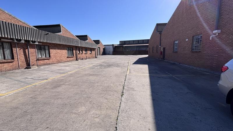 To Let Commercial Property for Rent in Montague Gardens Western Cape